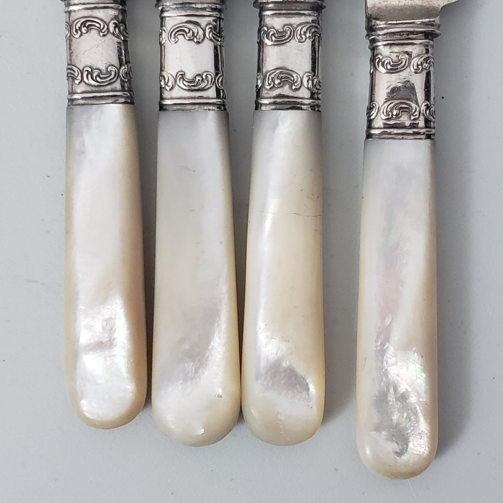 Landers, Frary & Clark Set of Mother-of-Pearl Handle Knives - 8 Pieces - Picture 12 of 16
